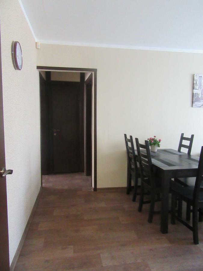 Family Apartment Рига Екстериор снимка